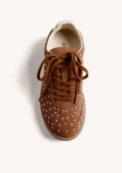 ZAPATILLAS MARRÓN PIEL TACHAS