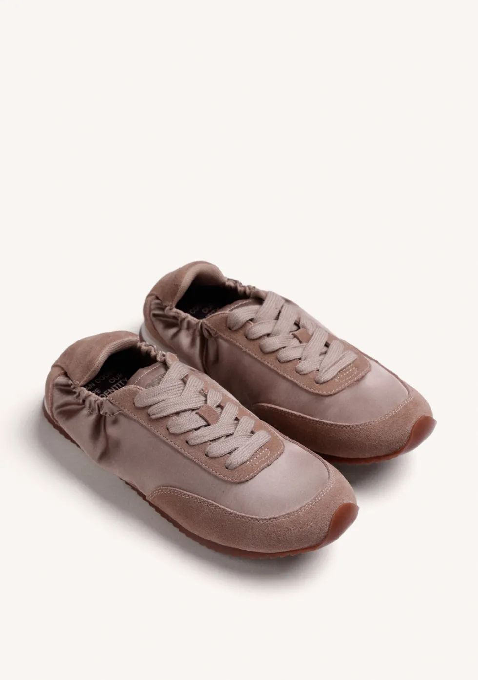 ZAPATILLAS TAUPE PIEL Y SATÉN
