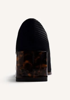 ZAPATOS DE TACÓN NEGROS