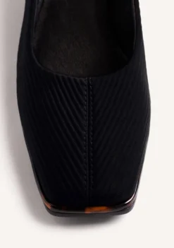 ZAPATOS DE TACÓN NEGROS
