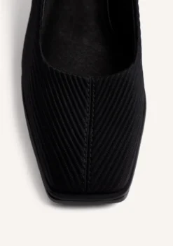 ZAPATOS DE TACÓN NEGROS