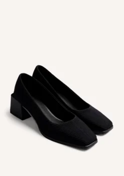 ZAPATOS DE TACÓN NEGROS