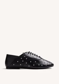 ZAPATOS PLANOS NEGRO PIEL TACHAS