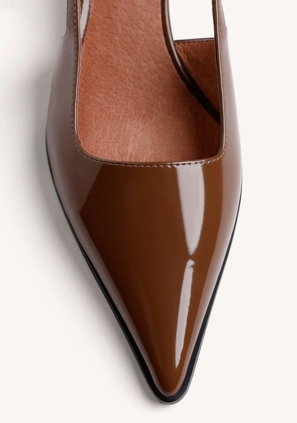 ZAPATOS TACÓN DESTALONADOS CAMEL EFECTO CHAROL