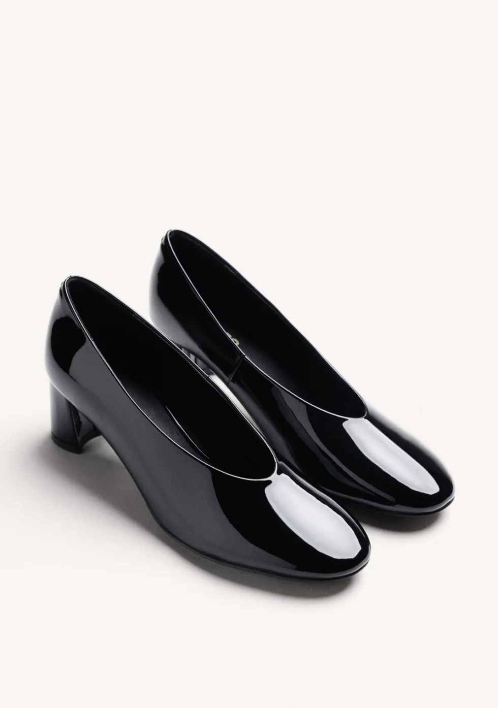 ZAPATOS TACÓN NEGRO EFECTO CHAROL