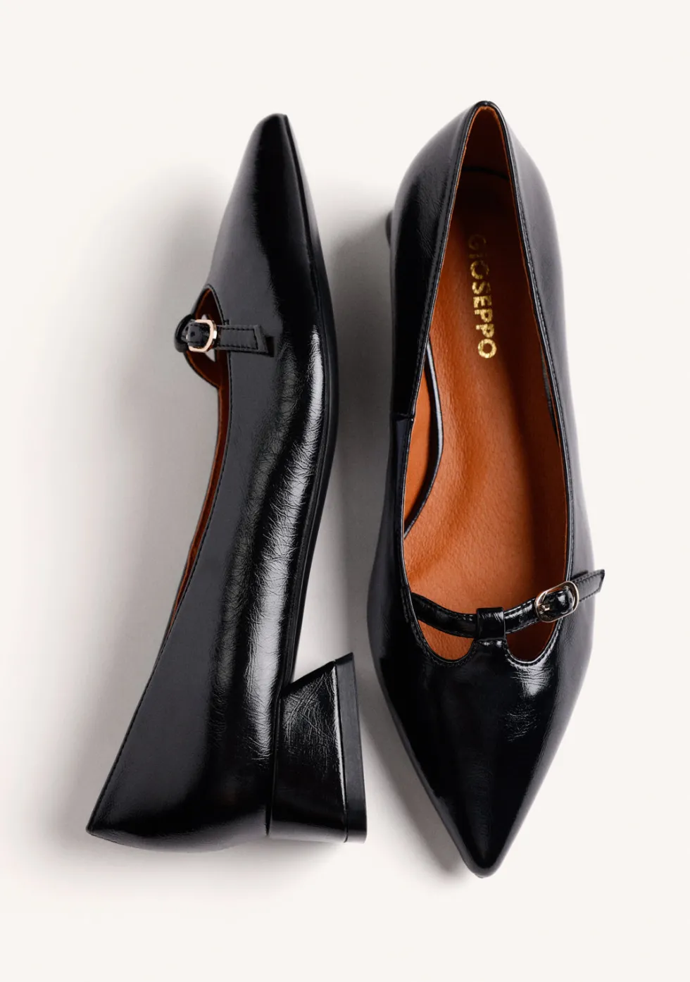 ZAPATOS TACÓN NEGRO EFECTO CHAROL