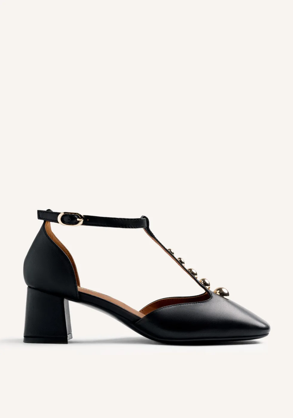 ZAPATOS TACÓN NEGRO TACHAS