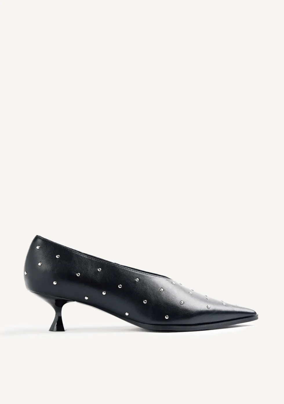 ZAPATOS TACÓN NEGRO TACHAS