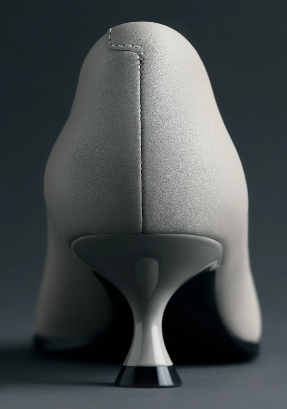 ZAPATOS TACÓN PIEL GRIS BY MELYSSA PINTO