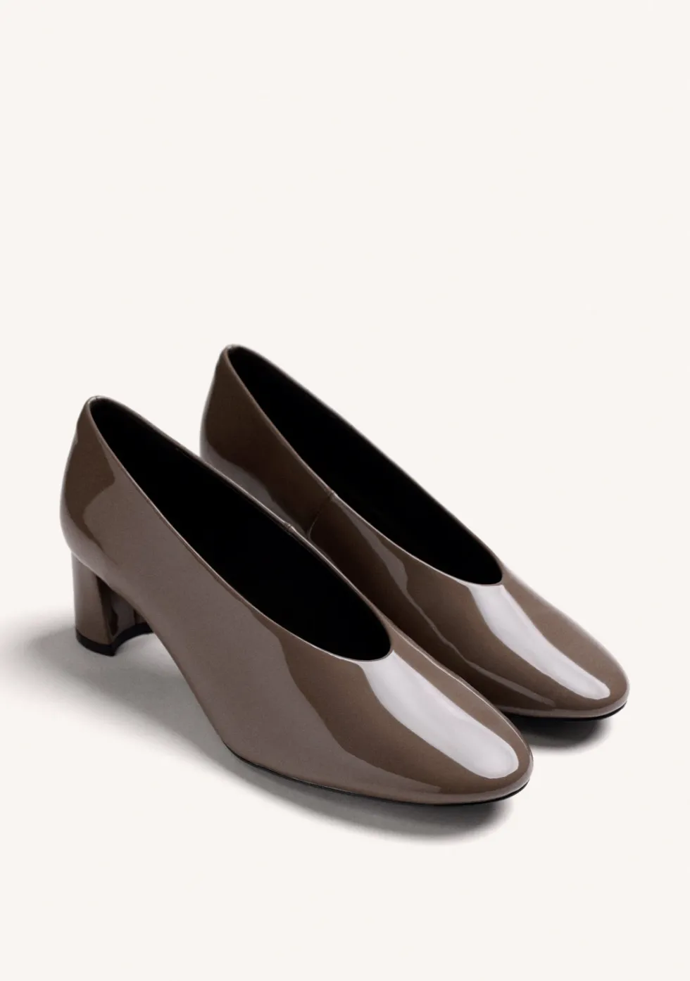 ZAPATOS TACÓN TAUPE EFECTO CHAROL