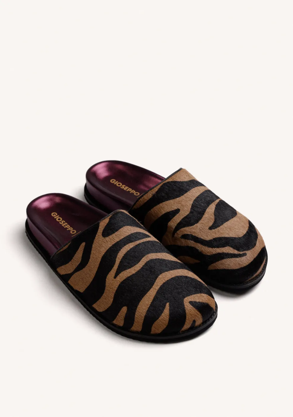 ZUECOS ESTAMPADO ANIMAL PIEL HEBILLA