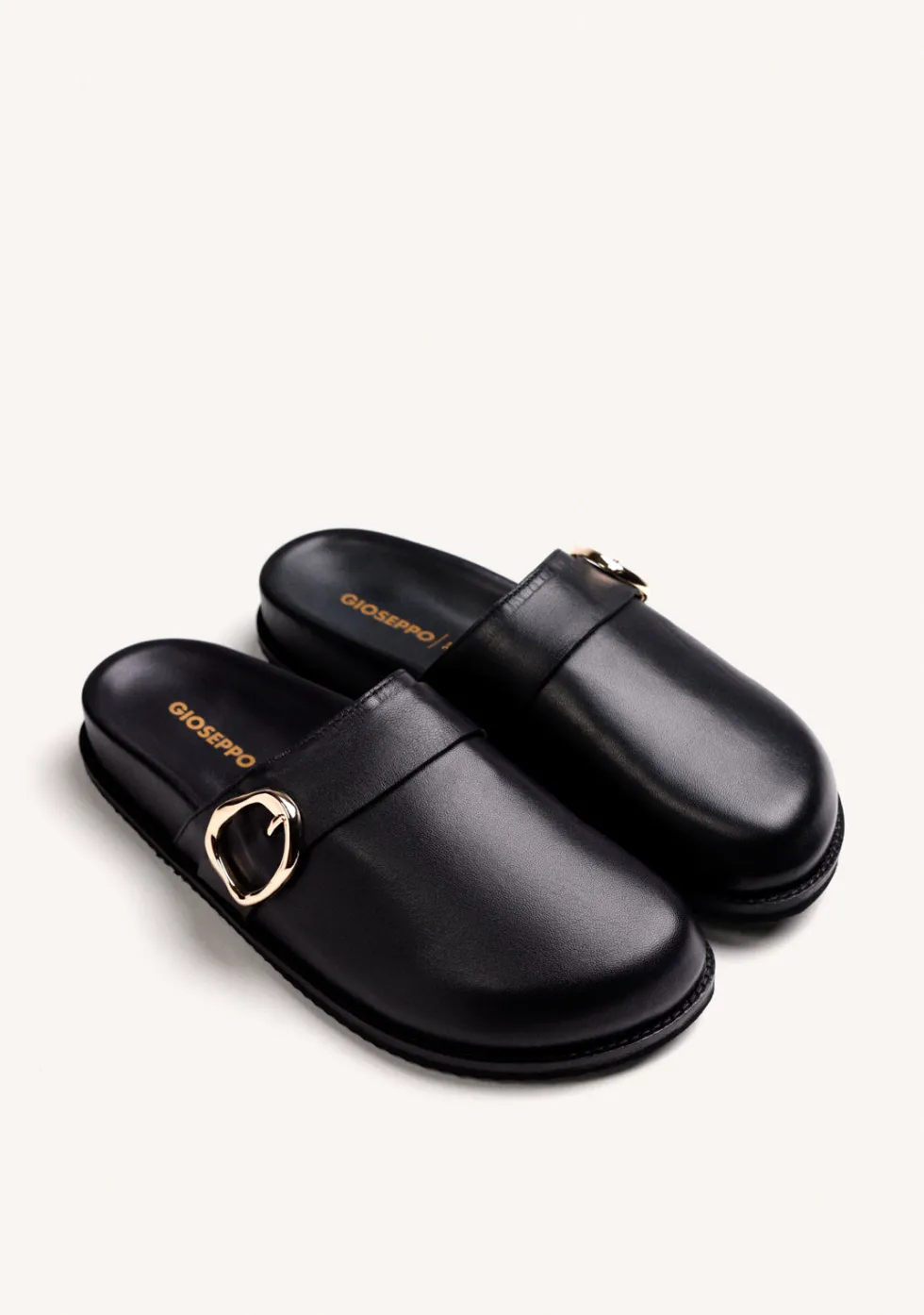 ZUECOS NEGRO PIEL HEBILLA