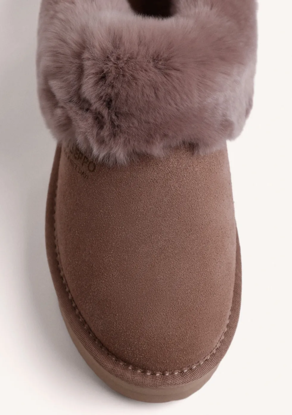 ZUECOS TAUPE PIEL